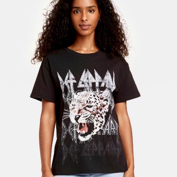 Black Graphic Tee “Def Leppard” - Picture 2 of 4